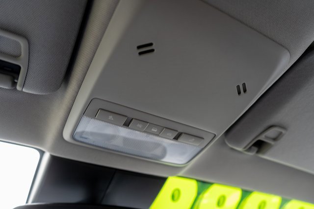 Used 2022 Chevrolet Trax LT w/ LT Convenience Package image 32