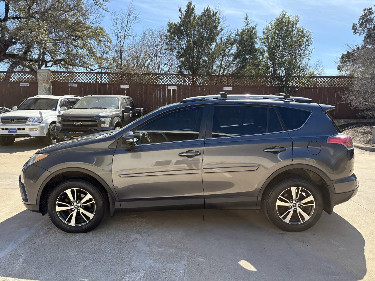 Used 2017 Toyota RAV4 XLE image 7