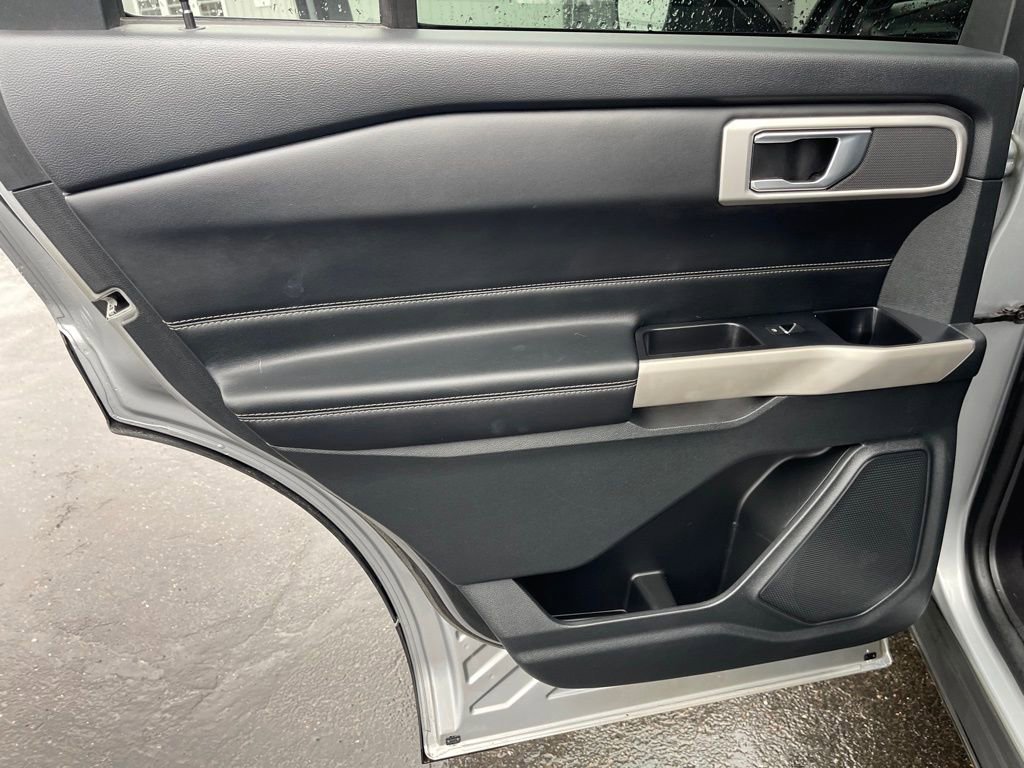 Used 2022 Ford Explorer XLT w/ Equipment Group 202A image 21