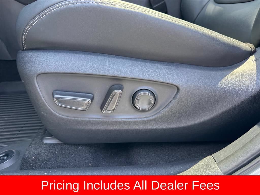 Used 2025 Toyota RAV4 XLE Premium FWD image 16