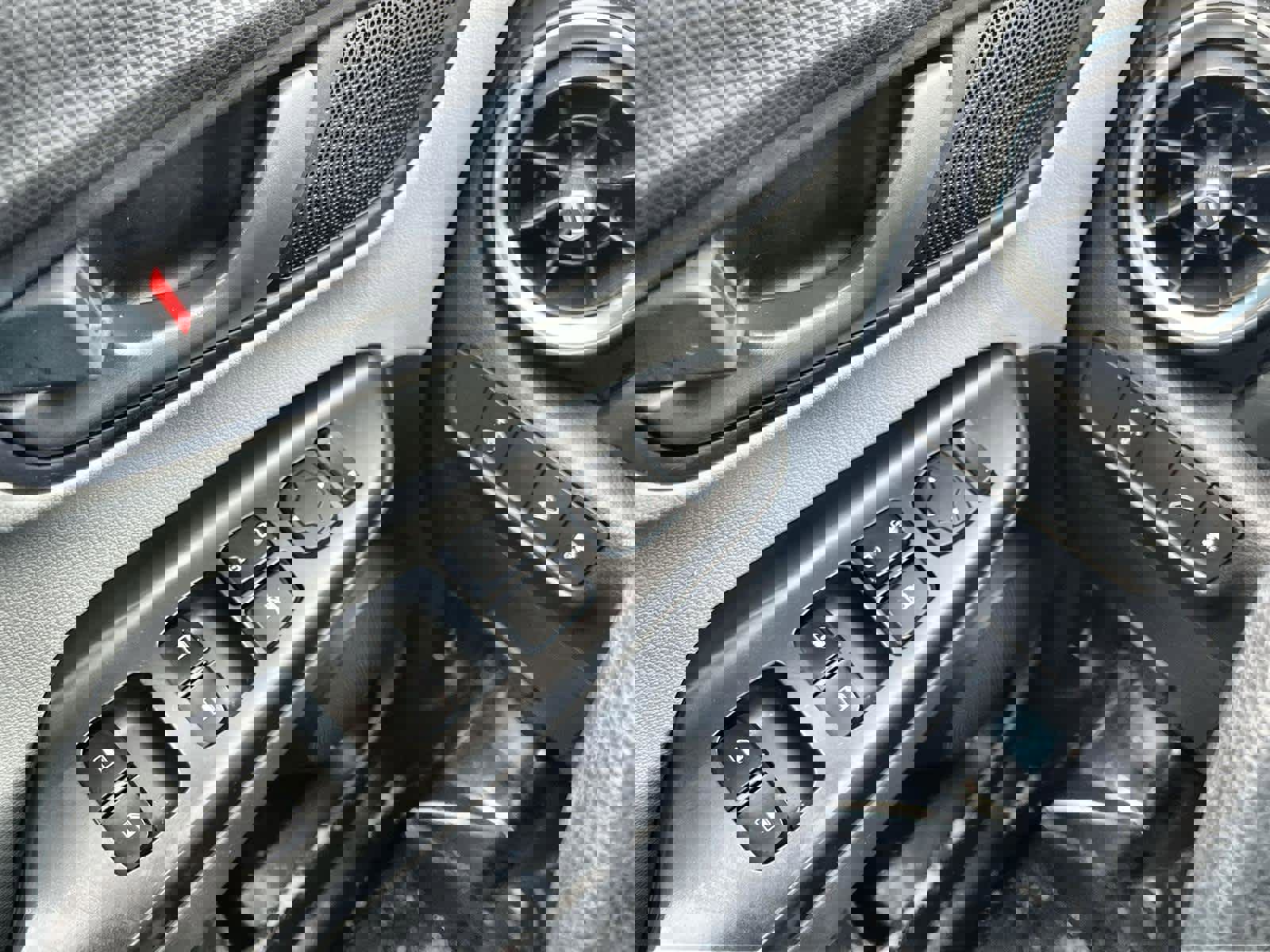 Used 2023 Hyundai Kona SE w/ Cargo Package image 24