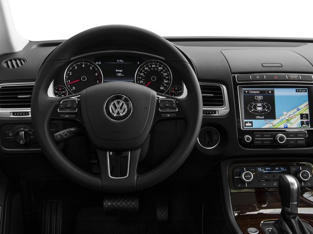 Used 2017 Volkswagen Touareg Executive AWD/4WD image 7