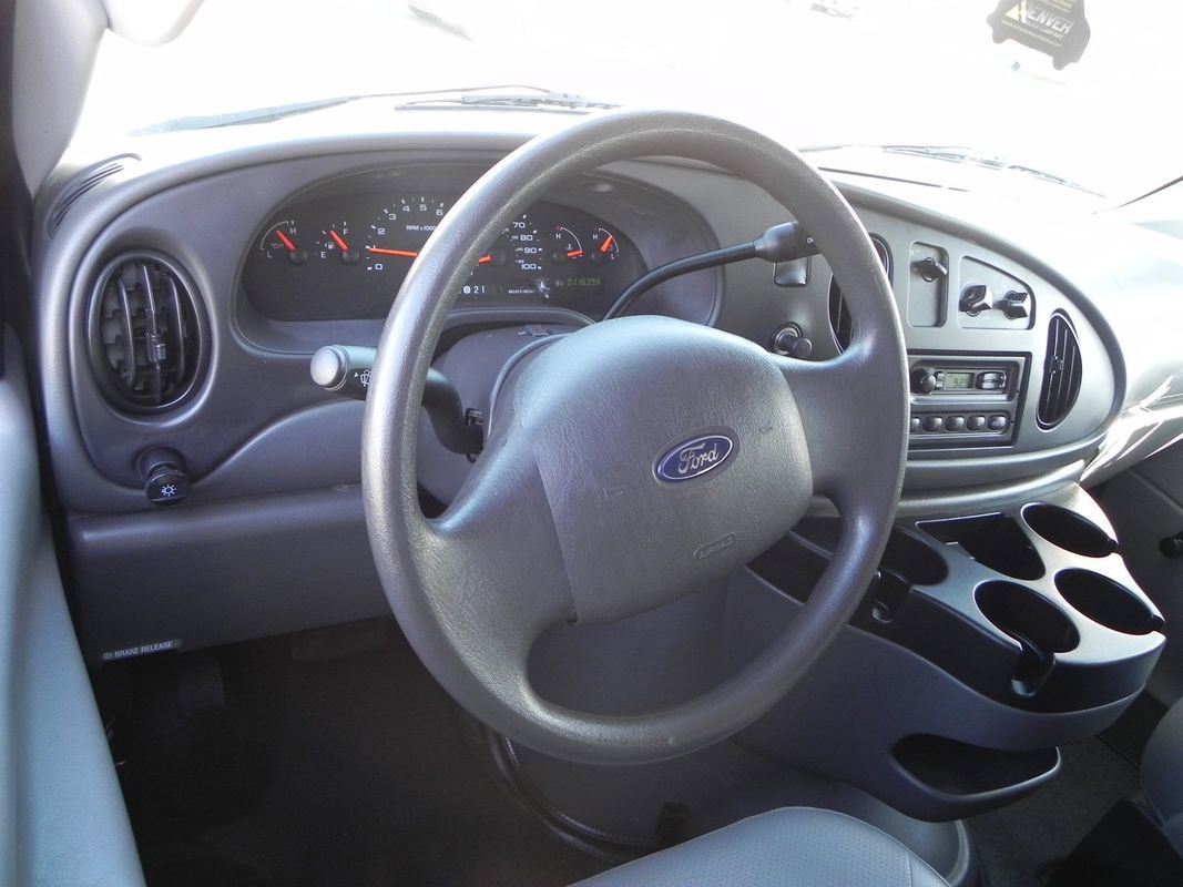Used 2006 Ford E-150 and Econoline 150 image 9