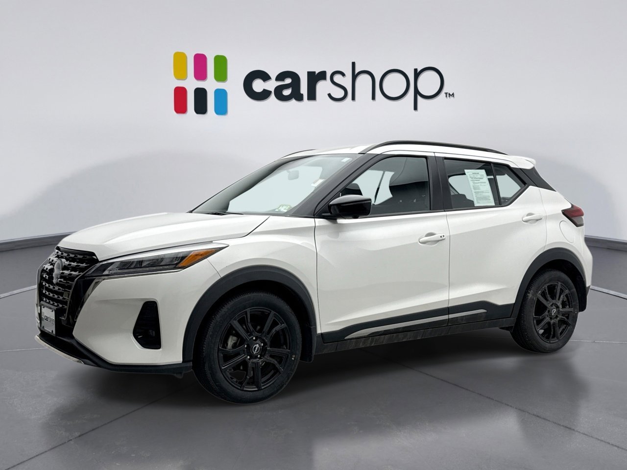 Used 2024 Nissan Kicks SR image 1