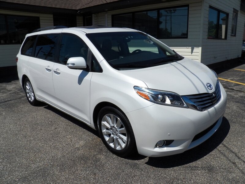 Used 2015 Toyota Sienna Limited Premium w/ Advanced Technology Package FWD image 1