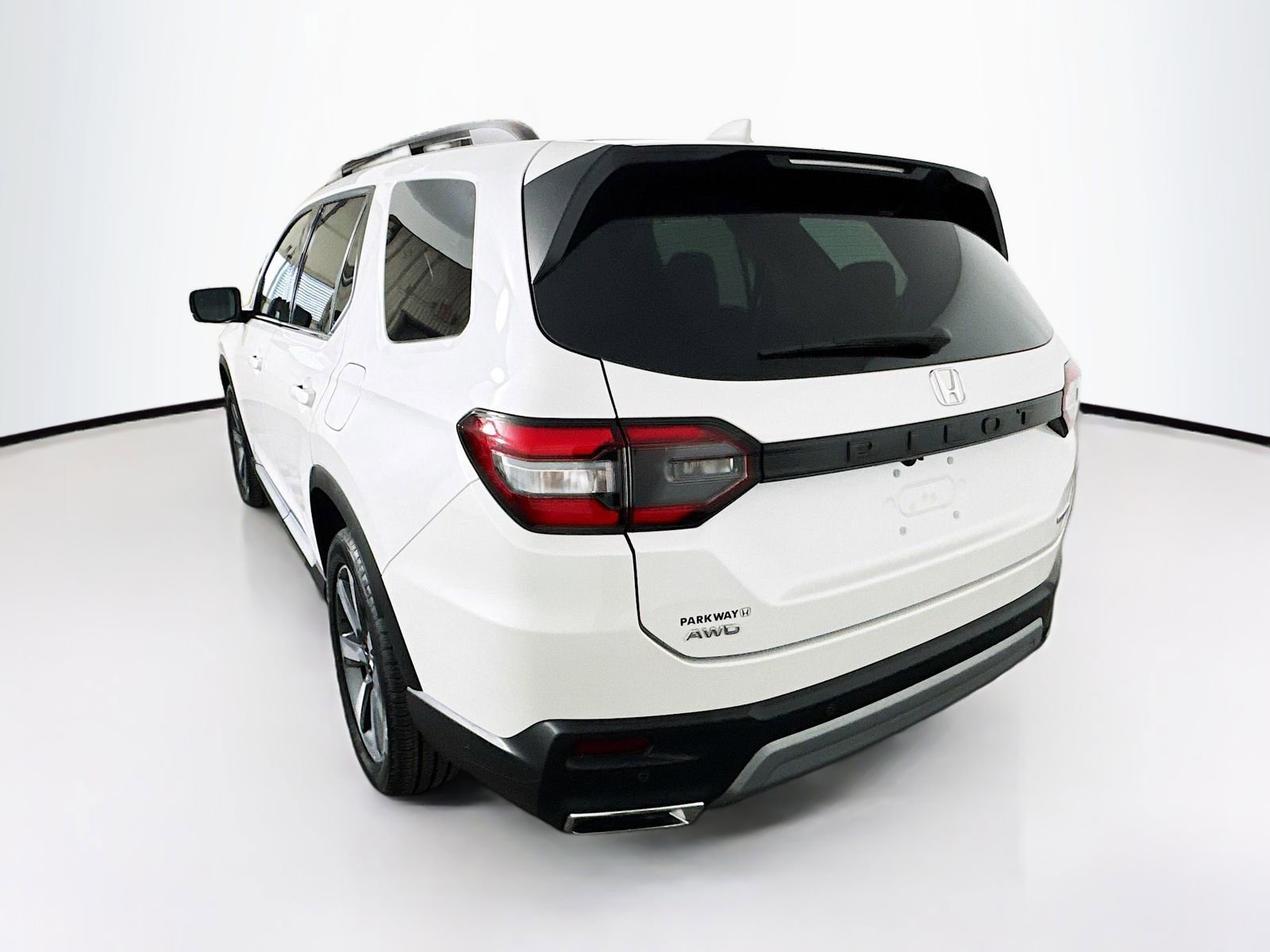 Used 2023 Honda Pilot Touring image 5