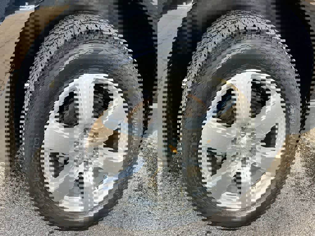 Used 2017 Chevrolet Traverse Premier image 12