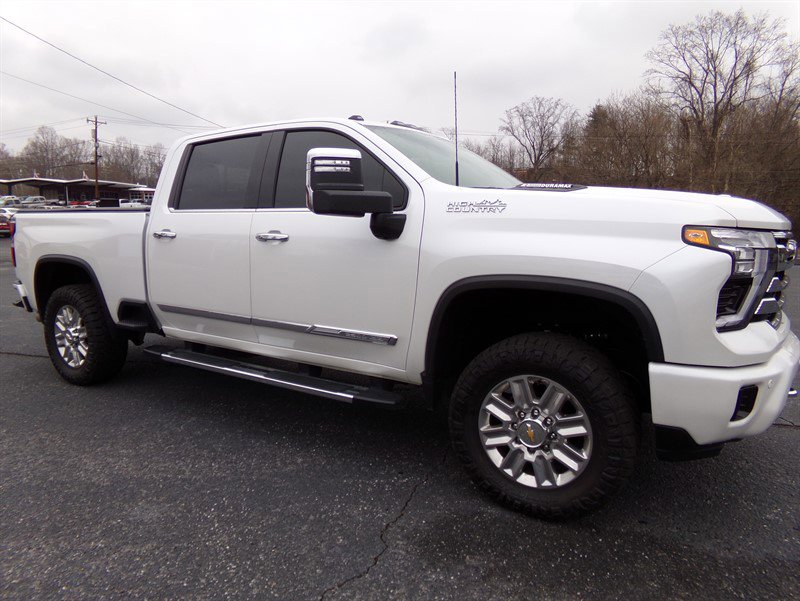 Used 2024 Chevrolet Silverado 2500 High Country w/ High Country Premium Package image 13