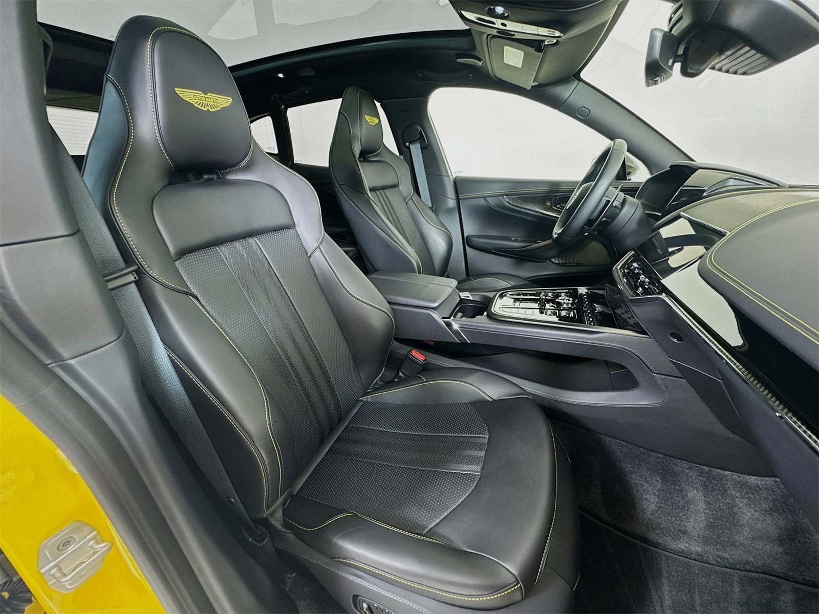 Used 2025 Aston Martin DBX 707 image 28