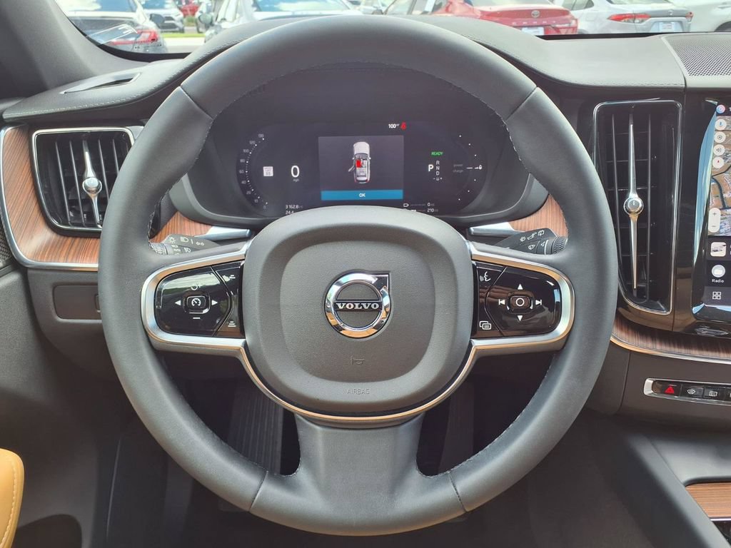 Used 2024 Volvo XC60 T8 Ultimate w/ Protection Package Premier AWD/4WD image 32