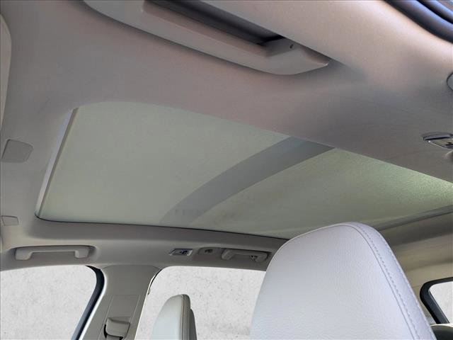 Used 2022 Volvo XC90 T5 Momentum w/ Climate Package image 17