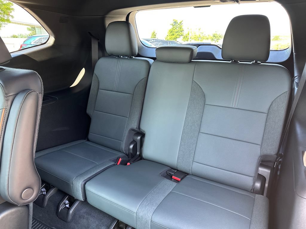 Used 2026 GMC Acadia AT4 w/ Luxury Package AWD/4WD image 37