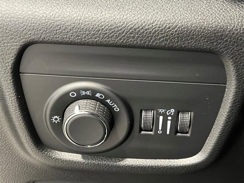 New 2025 Jeep Grand Cherokee L Laredo w/ Luxury Tech Group I image 26