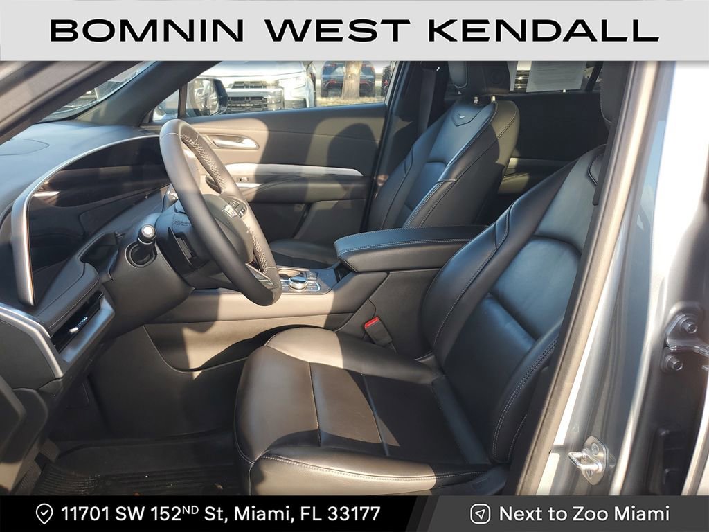 Used 2025 Cadillac XT4 Premium Luxury image 23