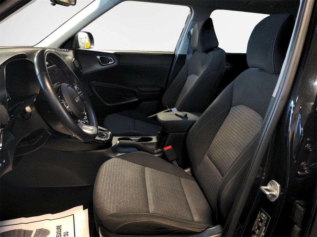 Used 2023 Kia Soul EX image 12