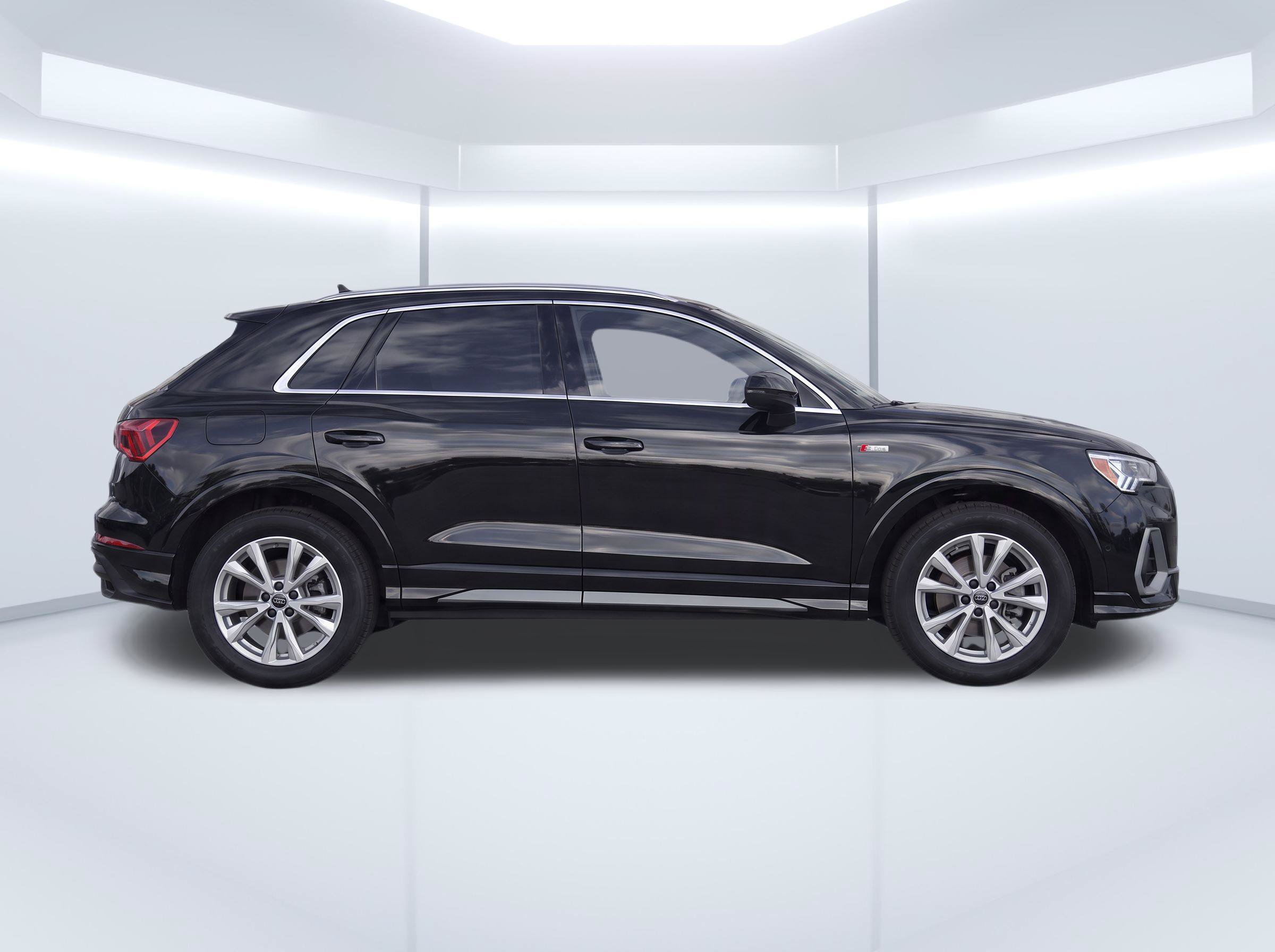 Used 2021 Audi Q3 2.0T Premium w/ Convenience Package AWD/4WD image 8