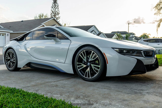 Used 2016 BMW i8 image 12