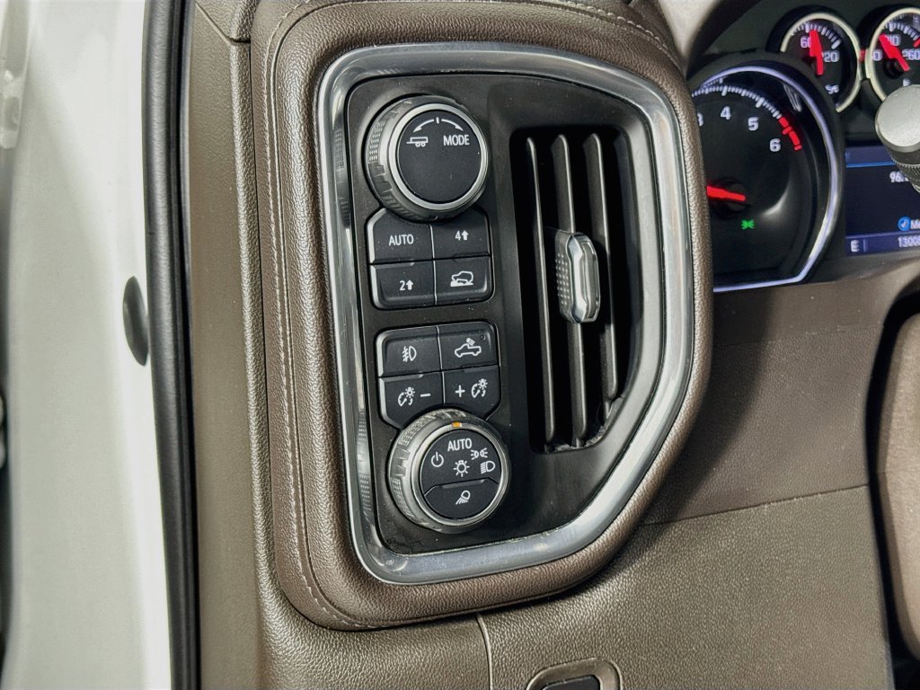 Used 2020 Chevrolet Silverado 1500 LTZ w/ LTZ Convenience Package AWD/4WD image 17