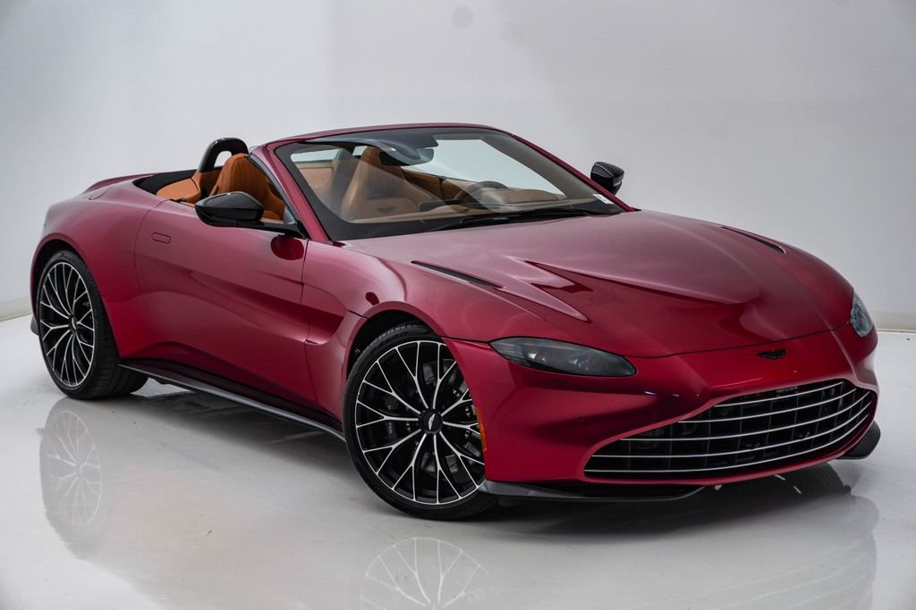 Used 2023 Aston Martin V8 Vantage Roadster RWD image 3