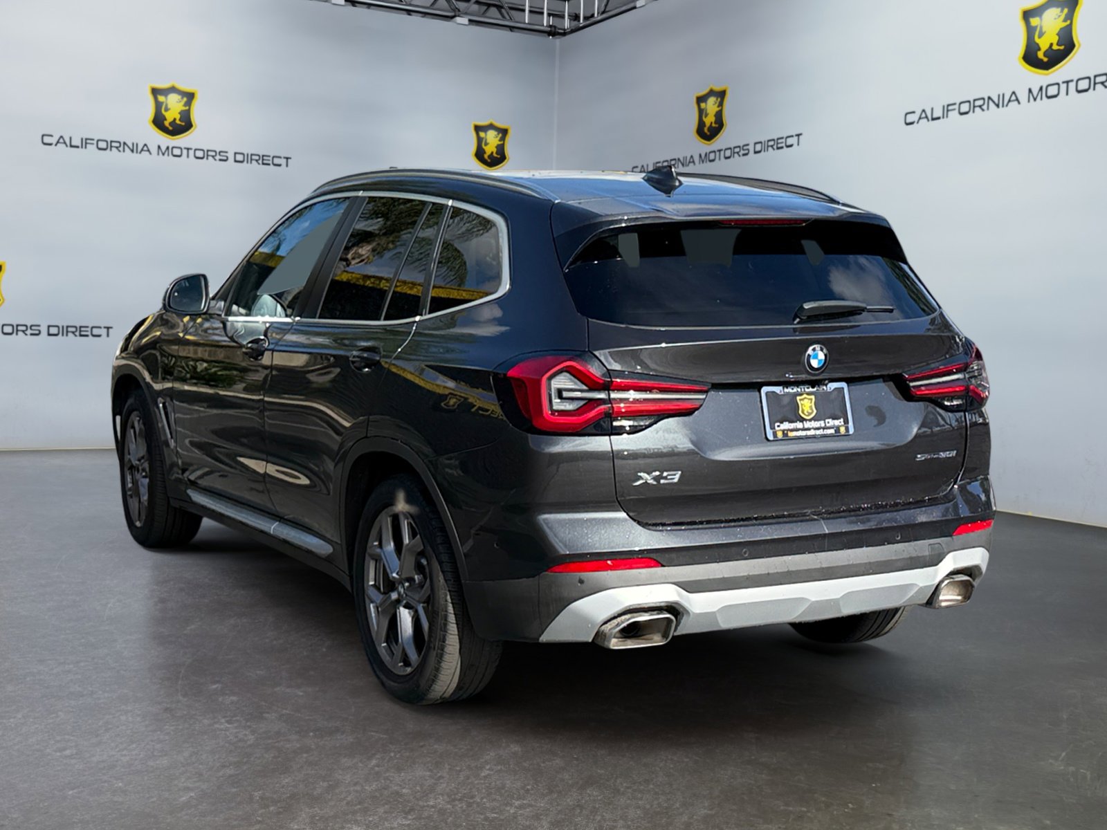 Used 2023 BMW X3 sDrive30i w/ Convenience Package w/ZPA image 3