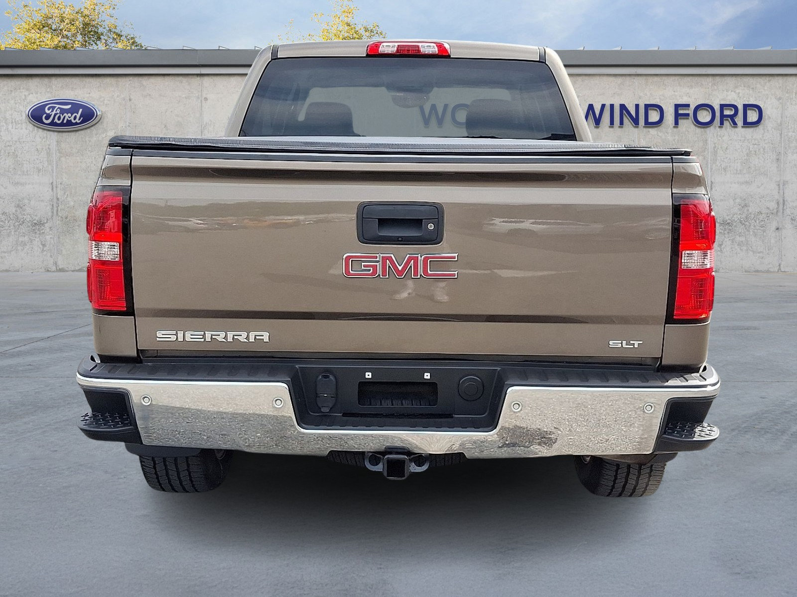 Used 2015 GMC Sierra 1500 SLT w/ SLT Crew Cab Value Package AWD/4WD image 5