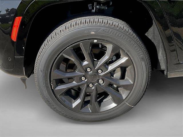 New 2026 Jeep Grand Cherokee L Limited AWD/4WD image 11
