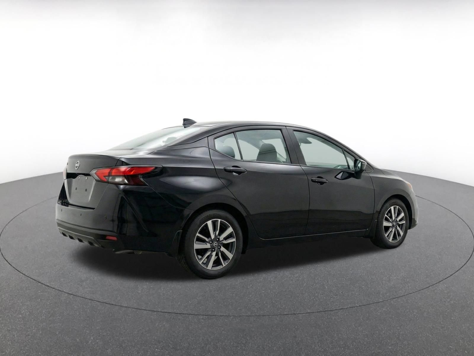 Used 2025 Nissan Versa SV FWD image 9
