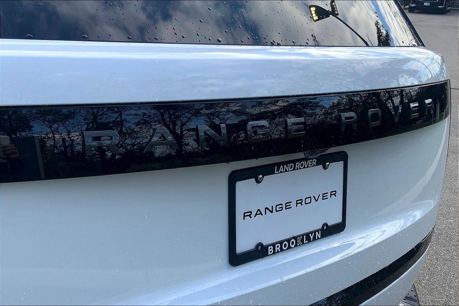 New 2025 Land Rover Range Rover SE image 15