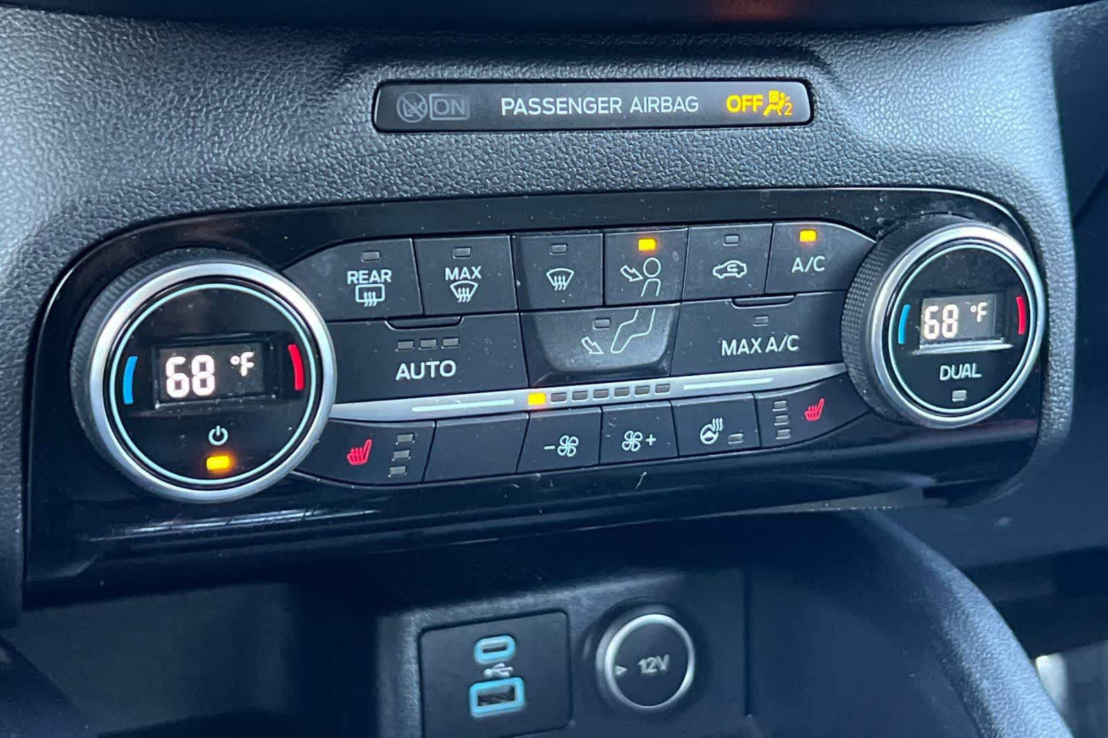 Used 2021 Ford Escape SE w/ Cold Weather Package image 24
