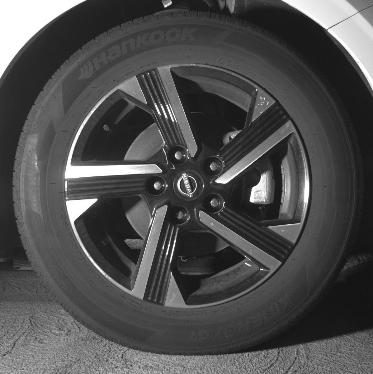 Used 2025 Nissan Sentra SV FWD image 13
