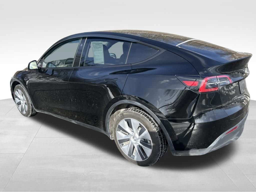 Used 2024 Tesla Model Y Long Range image 3