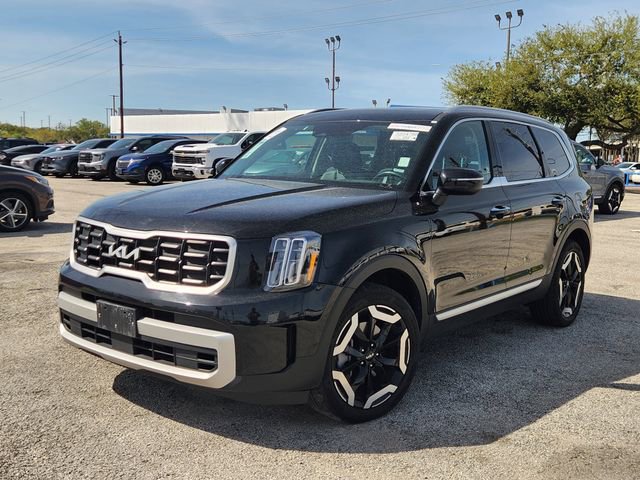 Used 2025 Kia Telluride S image 3