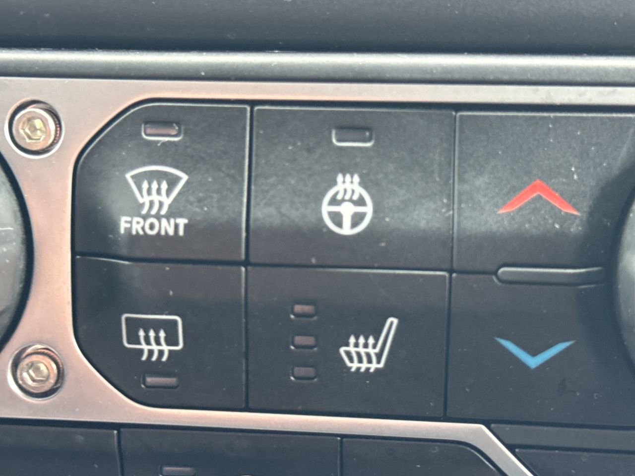 Used 2023 Jeep Wrangler Sahara w/ Cold Weather Group image 30