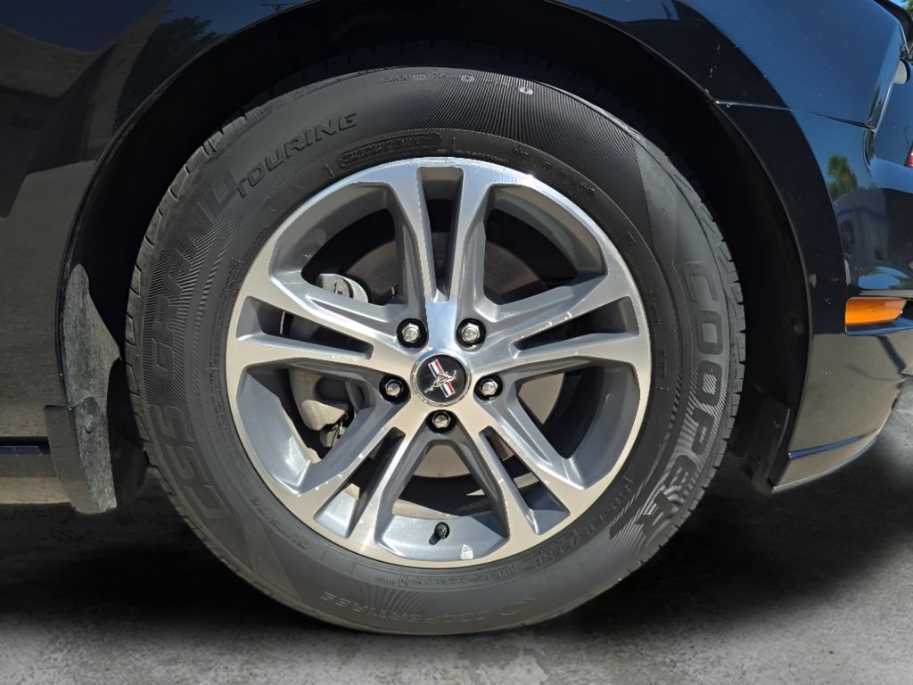 Used 2014 Ford Mustang Premium RWD image 39