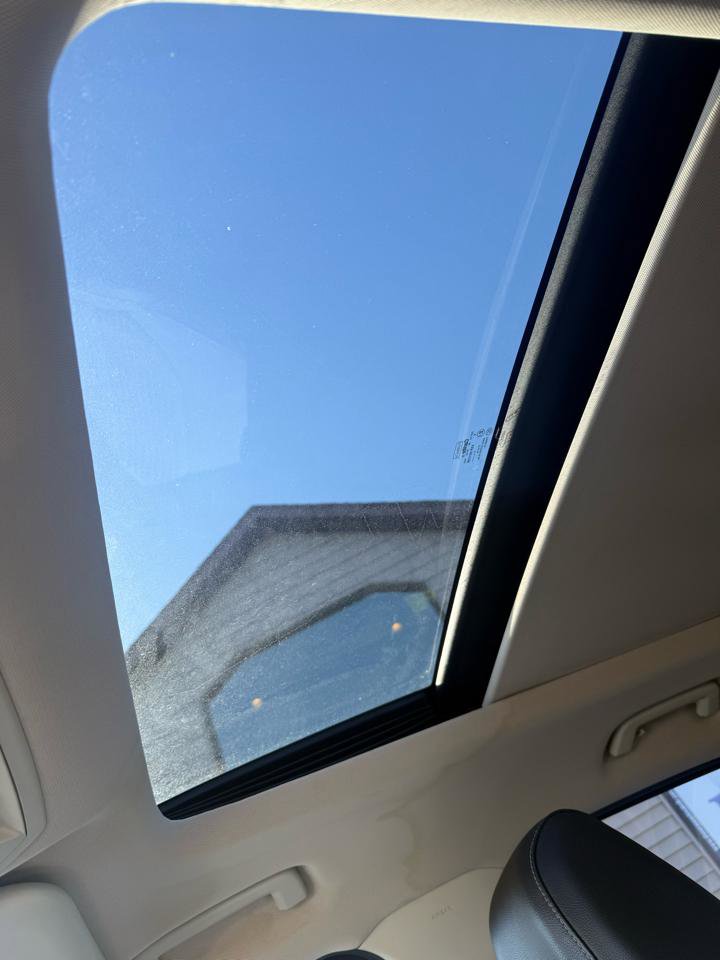 Used 2017 Ford Escape SE w/ SE Sport Appearance Package image 28