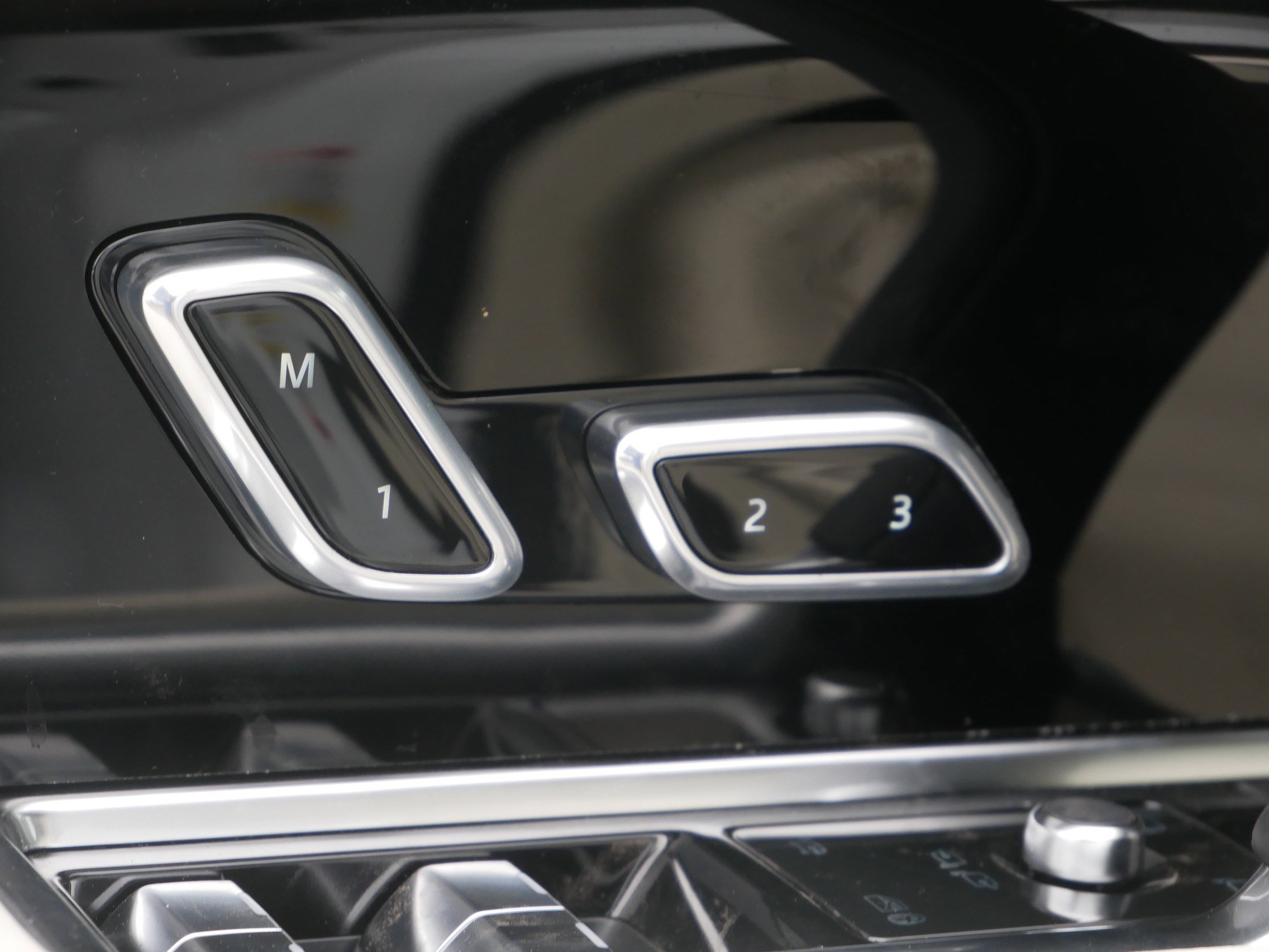 New 2025 Land Rover Range Rover SE image 5