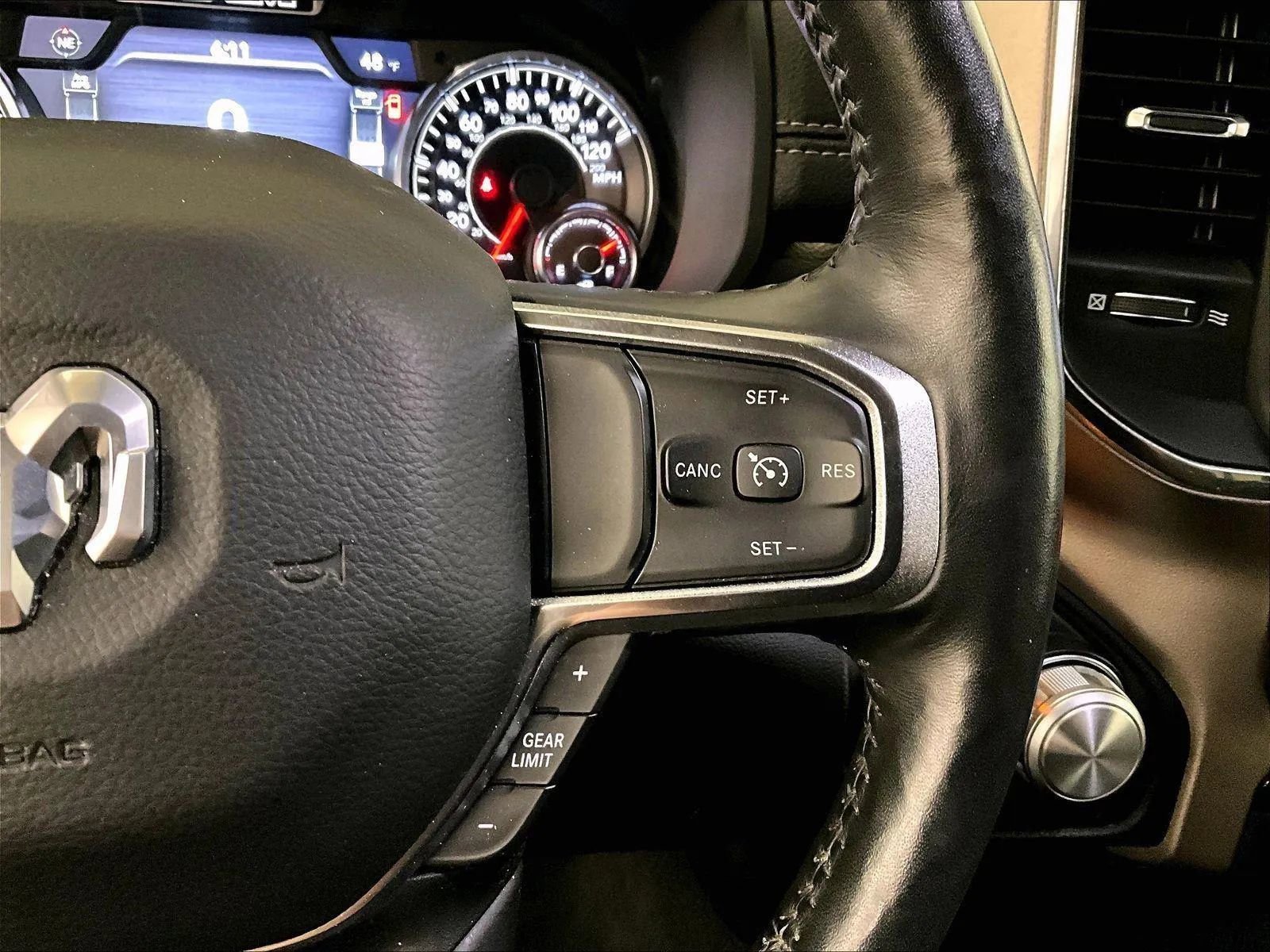 Used 2019 RAM 1500 Laramie image 18