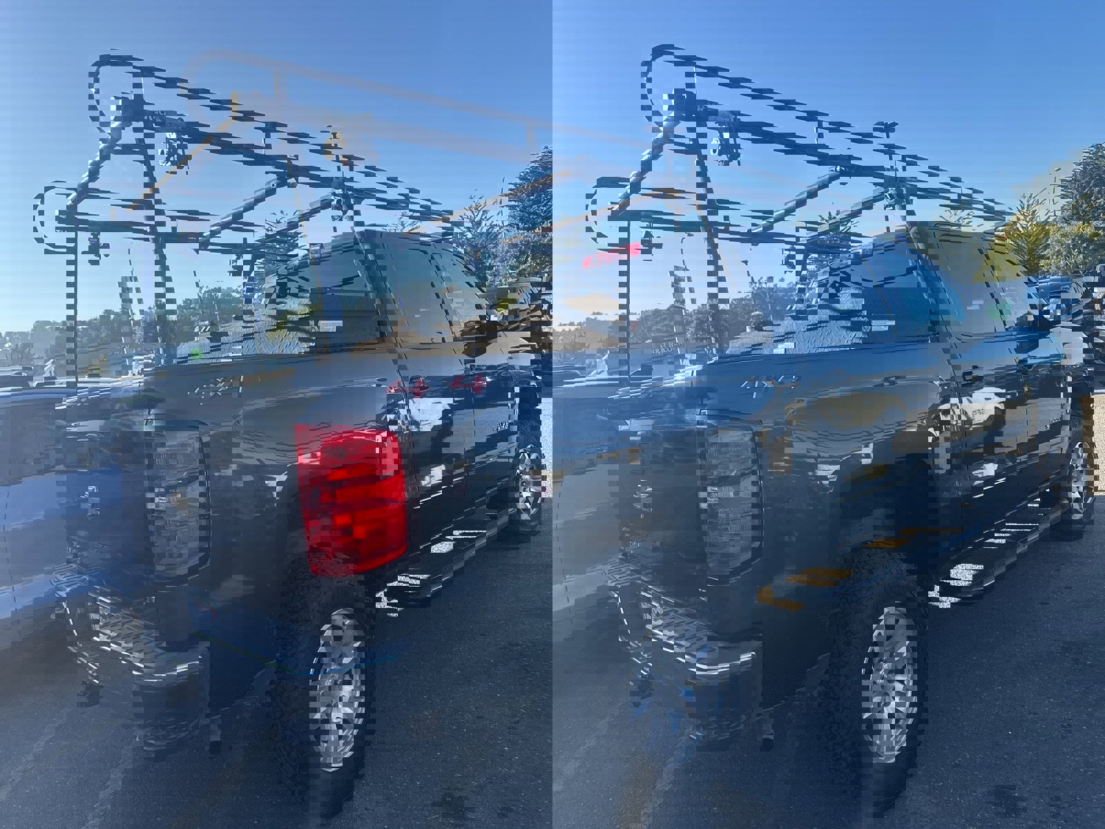 Used 2018 Chevrolet Silverado 1500 LT w/ All Star Edition image 4