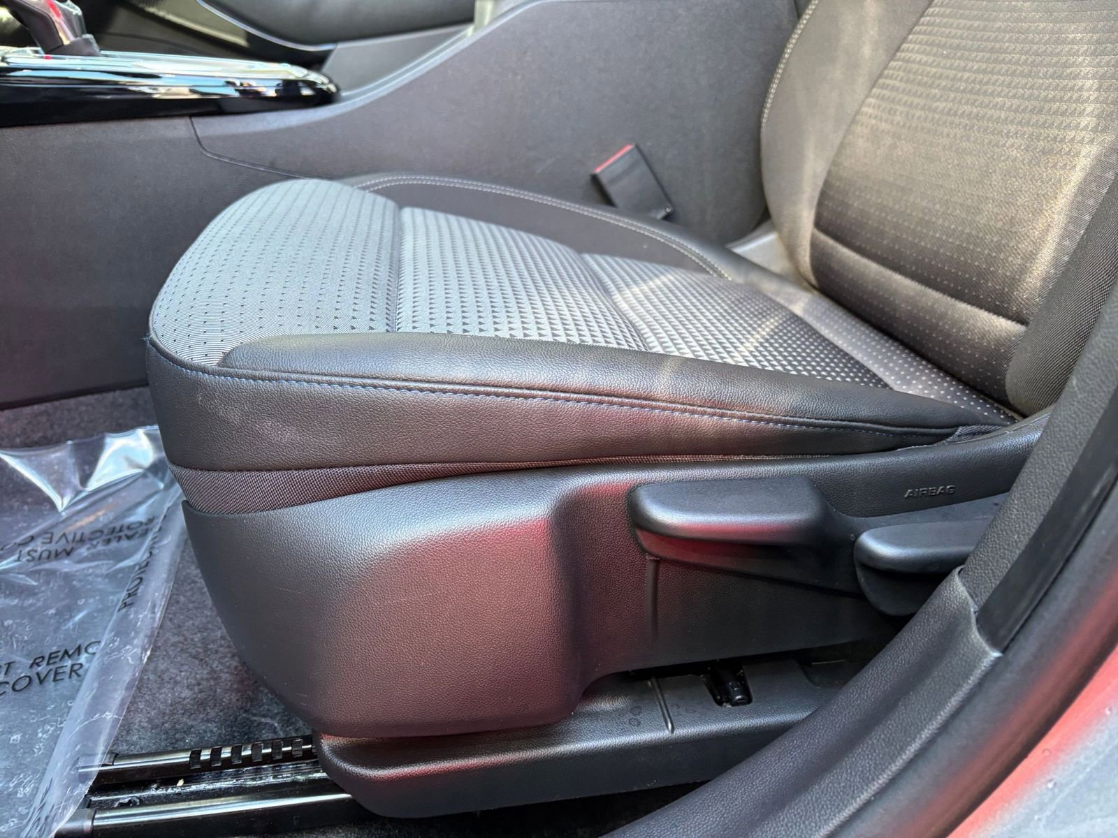 Used 2025 Chevrolet Trax LT w/ LT Convenience Package image 22