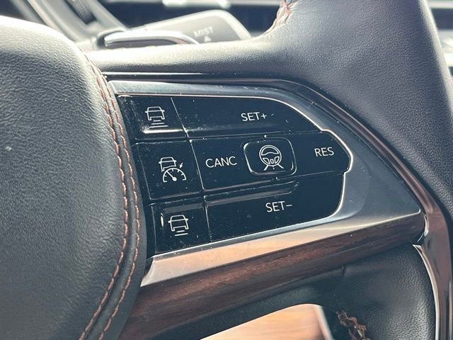 Used 2022 Jeep Grand Cherokee Summit AWD/4WD image 30