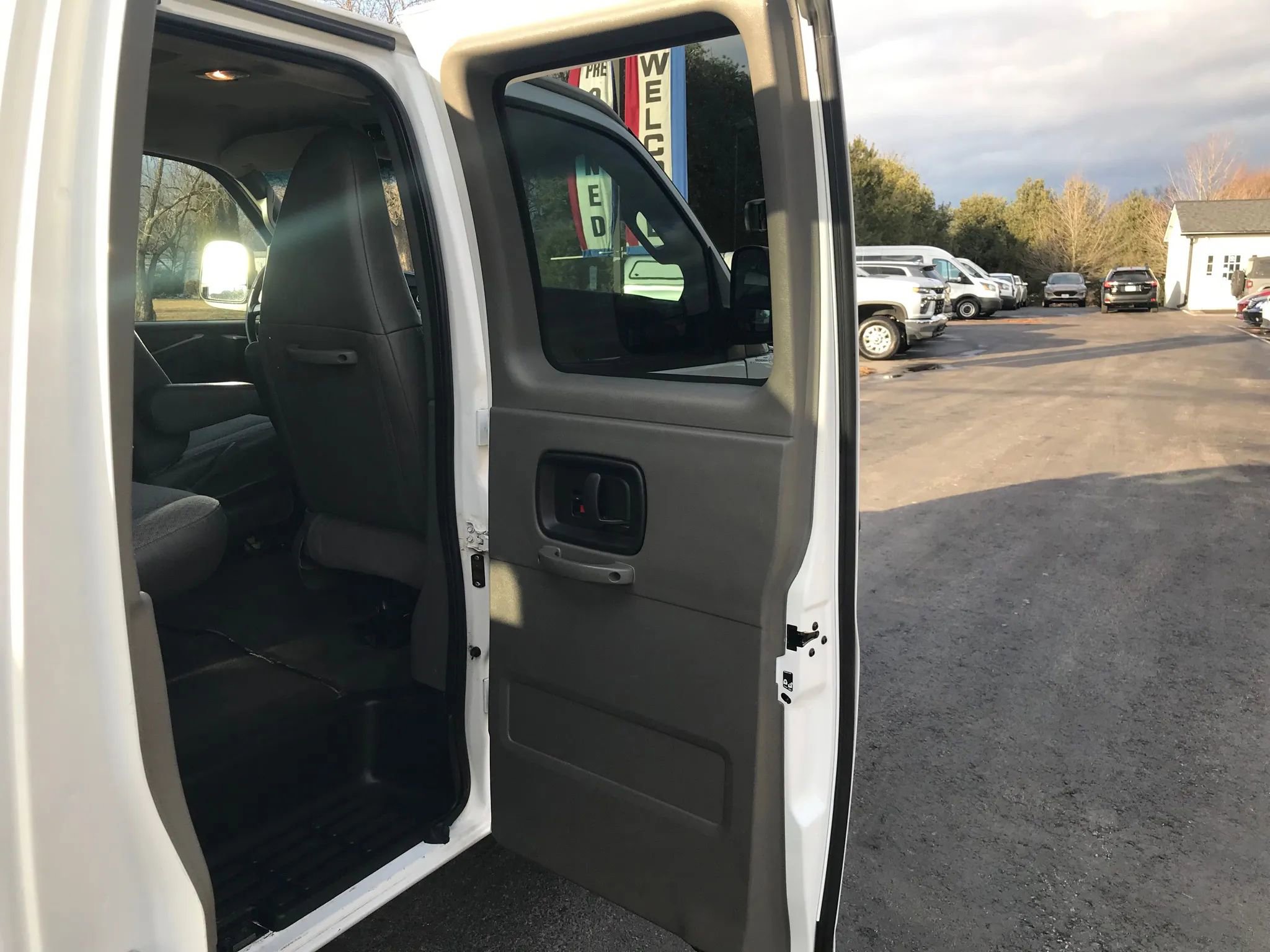 Used 2016 Chevrolet Express 3500 LT w/ LT Preferred Equipment Group image 37