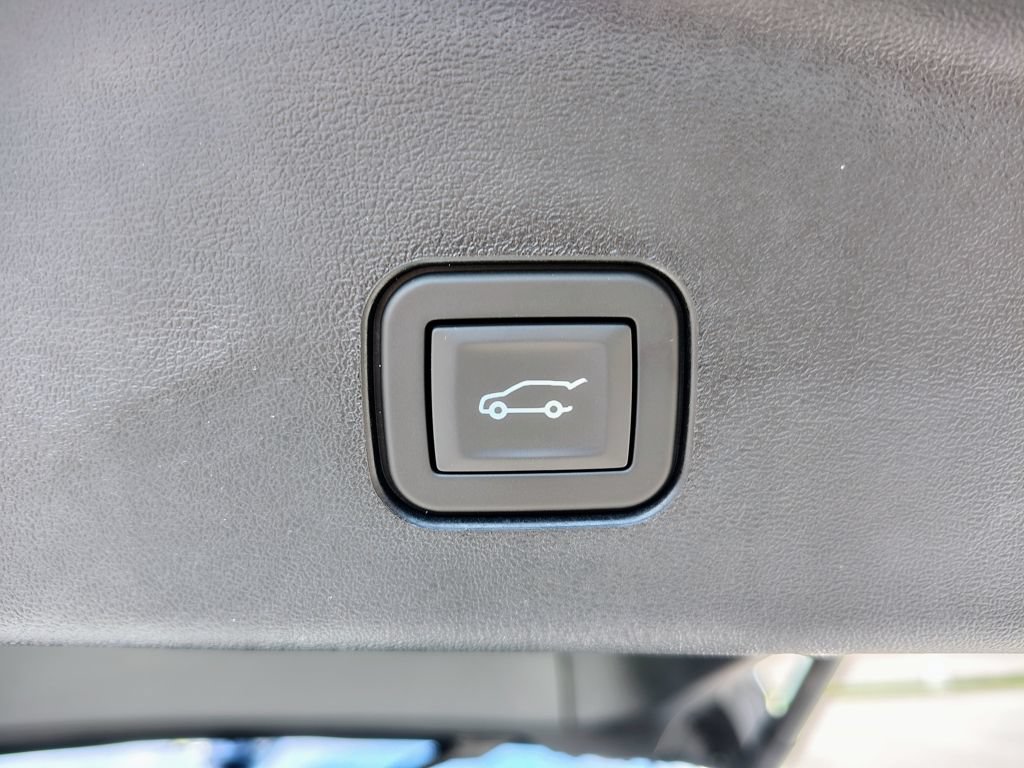 New 2027 Cadillac Vistiq Premium Luxury w/ LPO, Premium Carpet Package AWD/4WD image 18