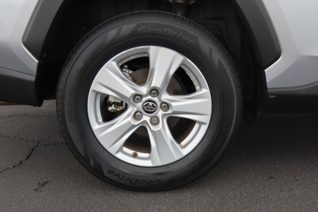 Certified 2019 Toyota RAV4 XLE image 32