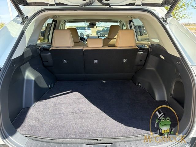 Used 2022 Toyota RAV4 XLE Premium AWD/4WD image 24