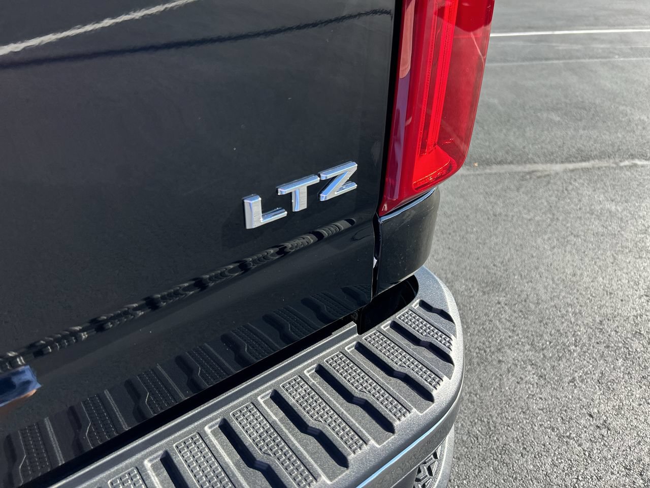 New 2026 Chevrolet Silverado 3500 LTZ w/ LTZ Convenience Package AWD/4WD image 12