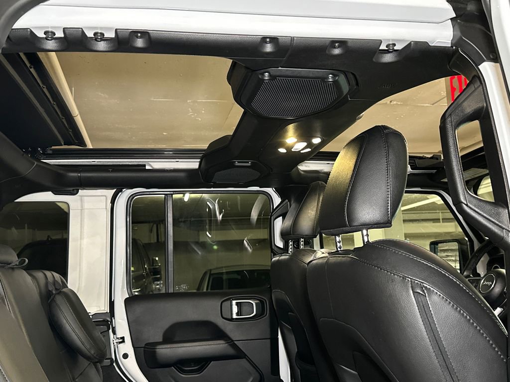 Used 2023 Jeep Wrangler Unlimited Sahara w/ Cold Weather Group image 14