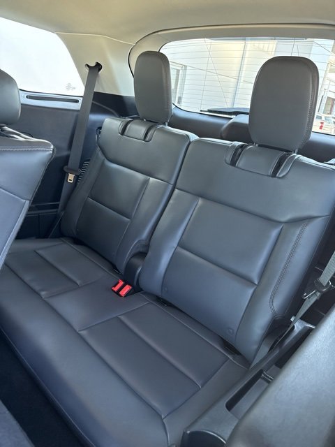 Used 2025 Ford Explorer Active w/ Active Comfort Package image 17