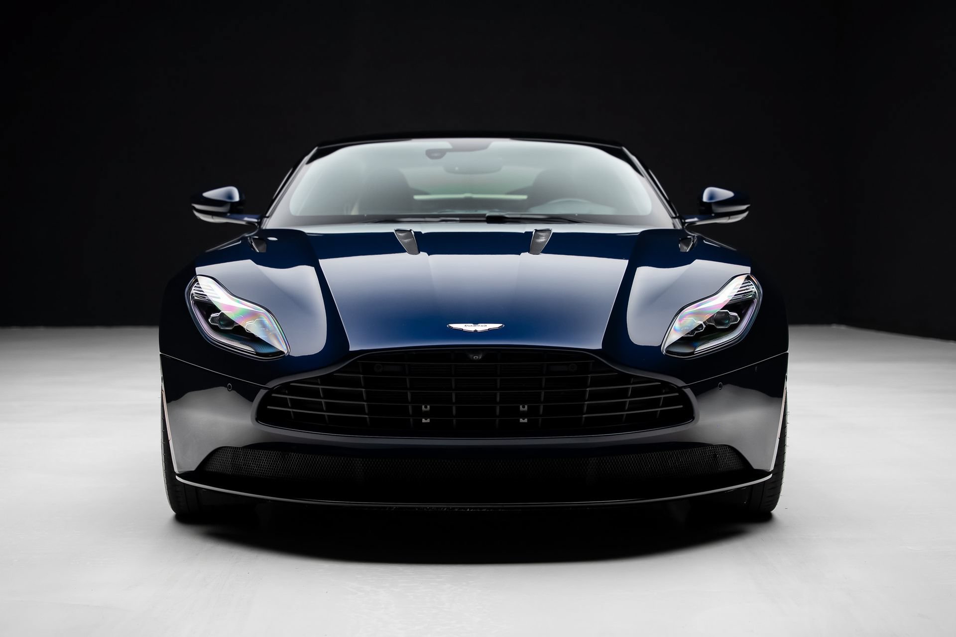 Used 2018 Aston Martin DB11 V12 RWD image 8
