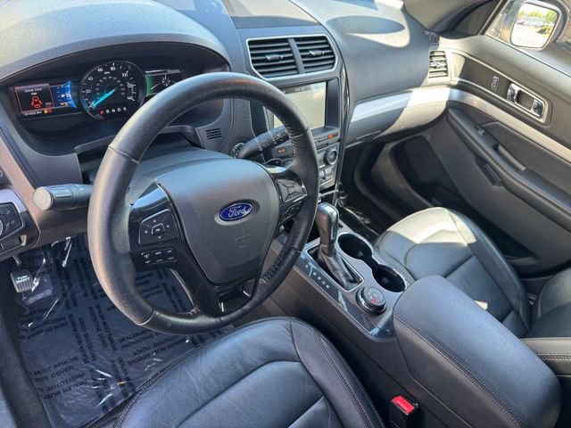 Used 2017 Ford Explorer XLT w/ Equipment Group 202A image 17