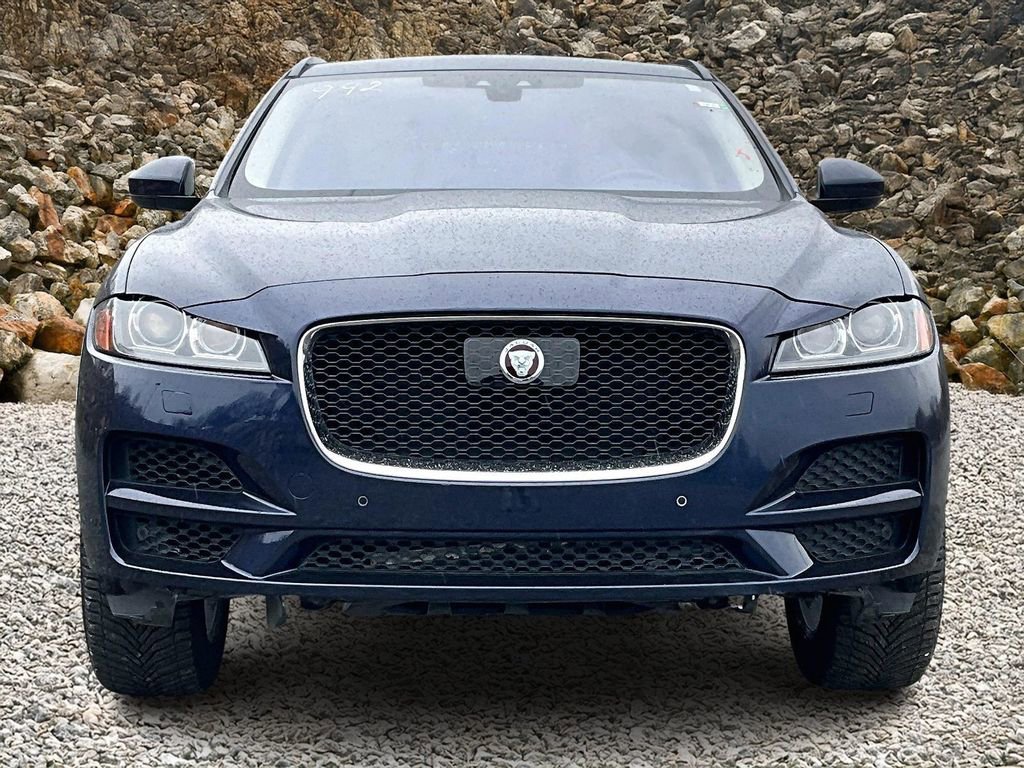 Used 2019 Jaguar F-PACE Premium image 3